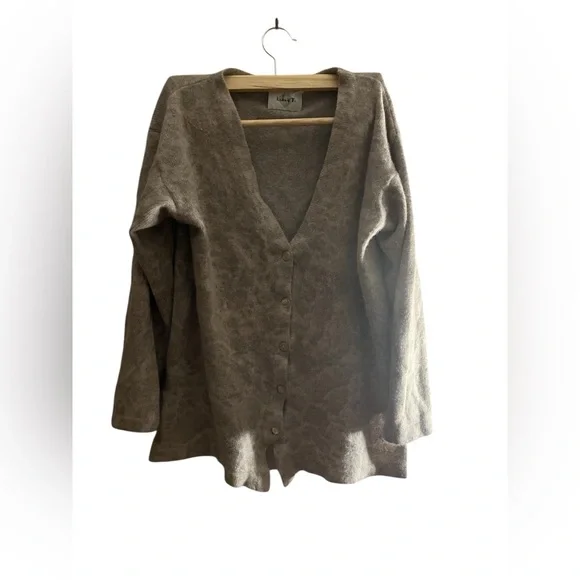 Over Sized V- Neck Cardigan - Picture 2 of 4